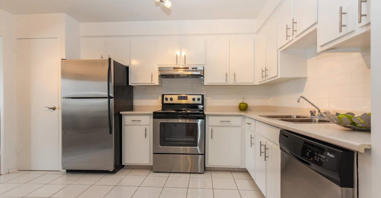 1400-30 Du Bord Du Lac Lakeshore Chemin, Pointe-Claire, QC, H9S 4H2 - 3