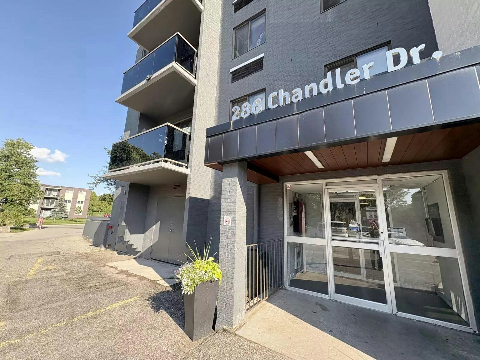 506-286 Chandler Drive, Kitchener, ON, N2E 3J8