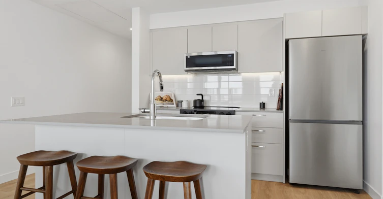0-275 East 2nd Street, North Vancouver, BC, V7L 1C4 - 7