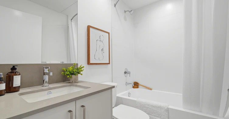 0-275 East 2nd Street, North Vancouver, BC, V7L 1C4 - 3