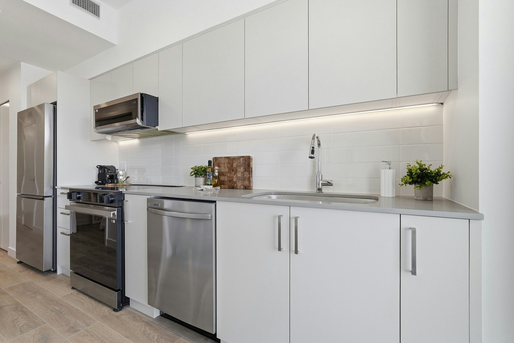 0-275 East 2nd Street, North Vancouver, BC, V7L 1C4 - 14