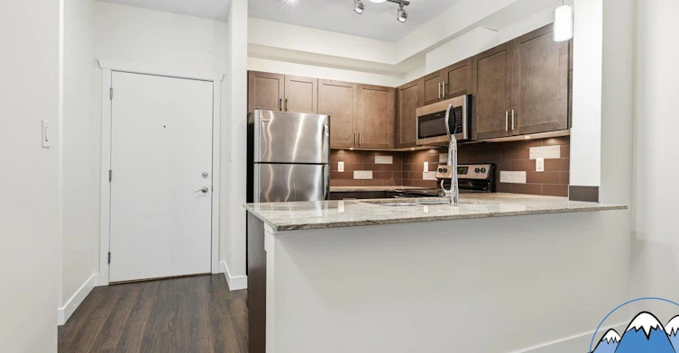 13468 King George Boulevard, Surrey, BC, V3T 0H5 - 4