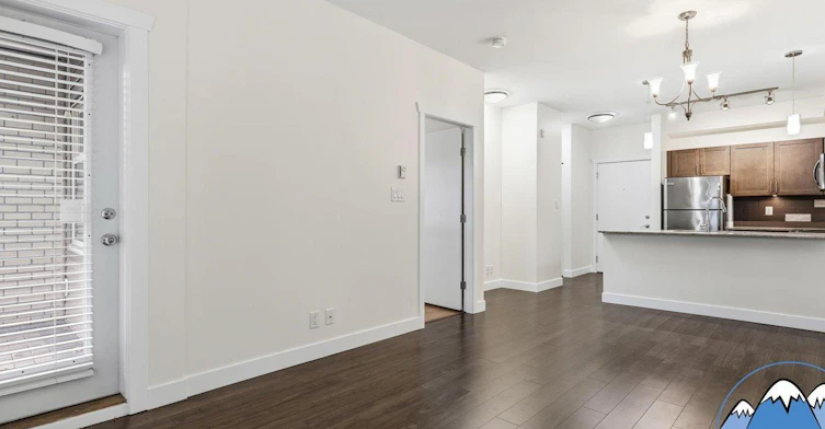 13468 King George Boulevard, Surrey, BC, V3T 0H5 - 10