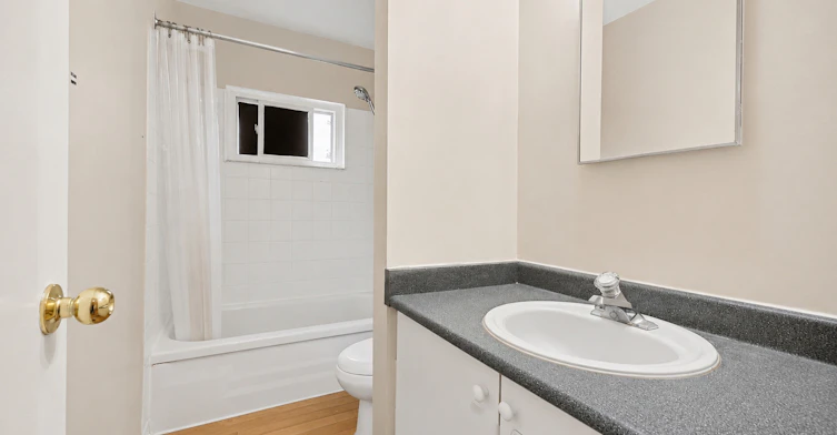 1350-40-1400 Winding Trail, Mississauga, ON, L4Y 2T8 - 6