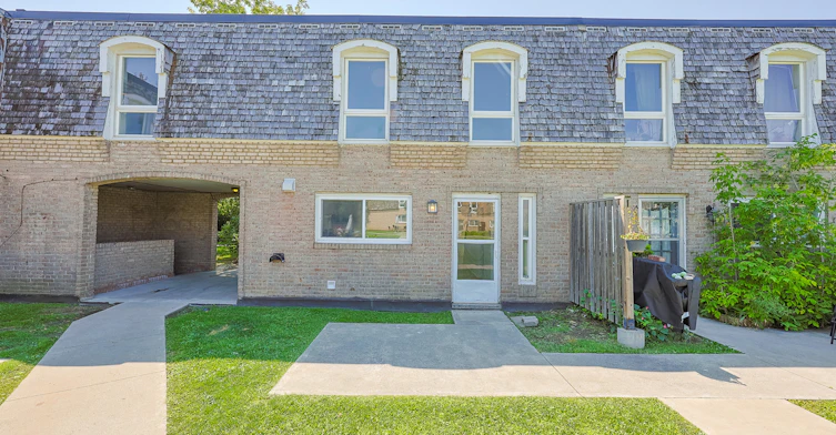 24-1400 Winding Trail, Mississauga, ON, L4Y 2T8