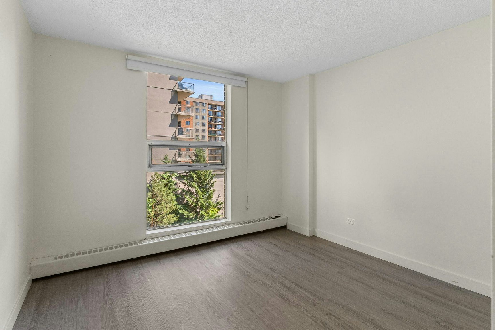 9820 104 Street Northwest, Edmonton, AB, T5K 0Z1 - 5