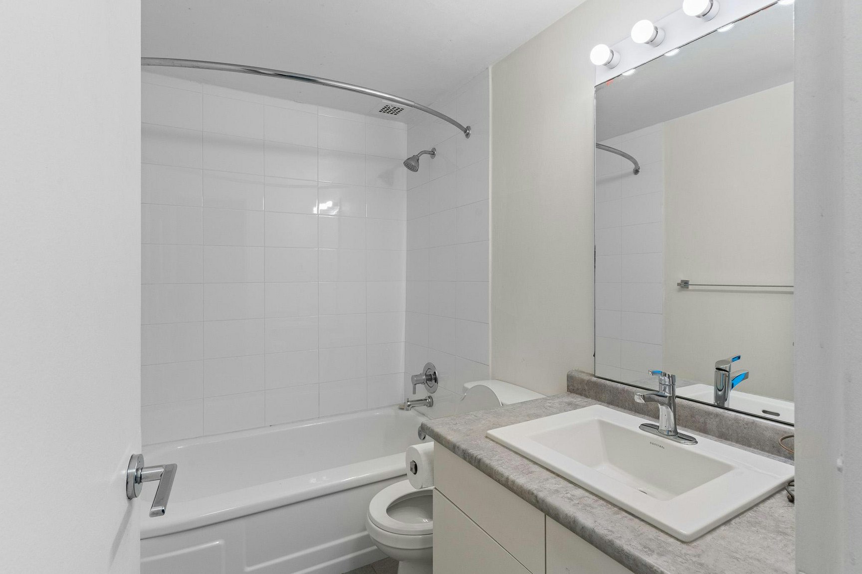 9820 104 Street Northwest, Edmonton, AB, T5K 0Z1 - 8