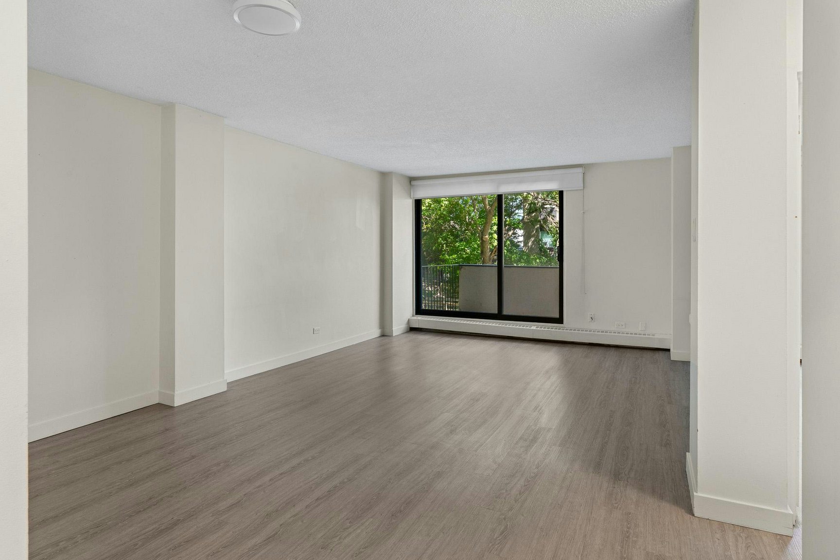 9820 104 Street Northwest, Edmonton, AB, T5K 0Z1 - 2