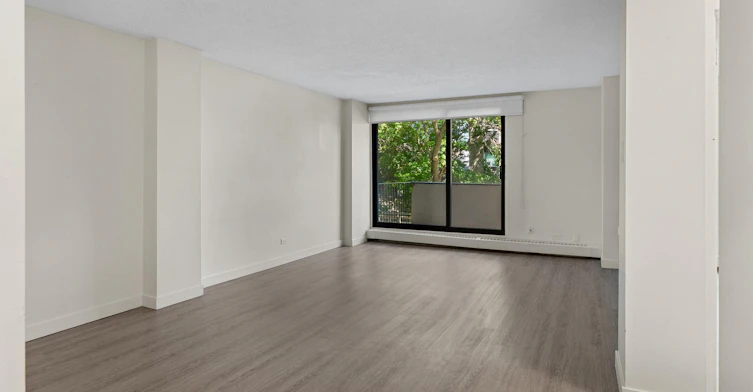9820 104 Street Northwest, Edmonton, AB, T5K 0Z1 - 2