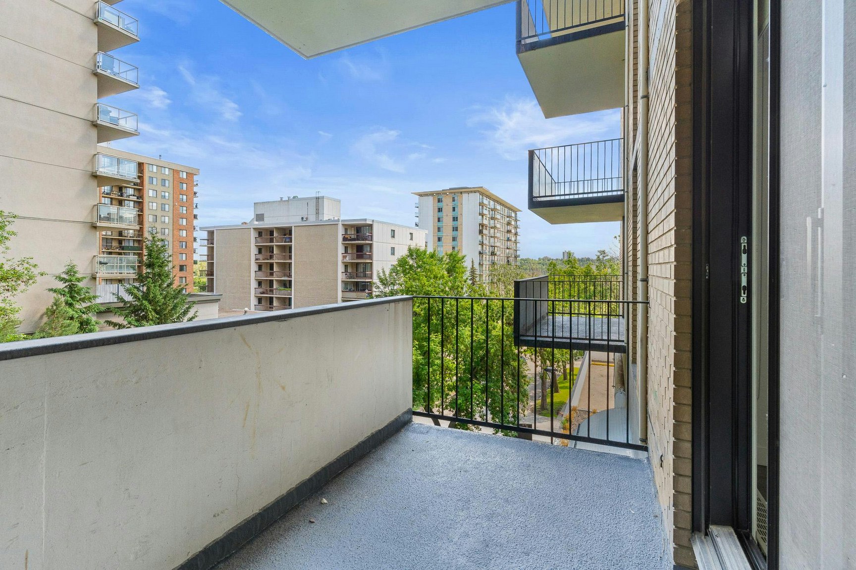 9820 104 Street Northwest, Edmonton, AB, T5K 0Z1 - 10