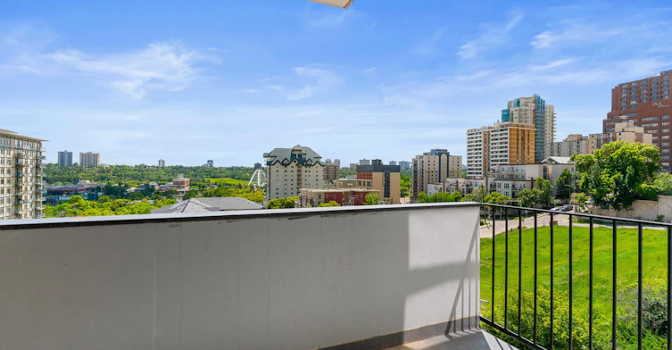 9820 104 Street Northwest, Edmonton, AB, T5K 0Z1 - 11