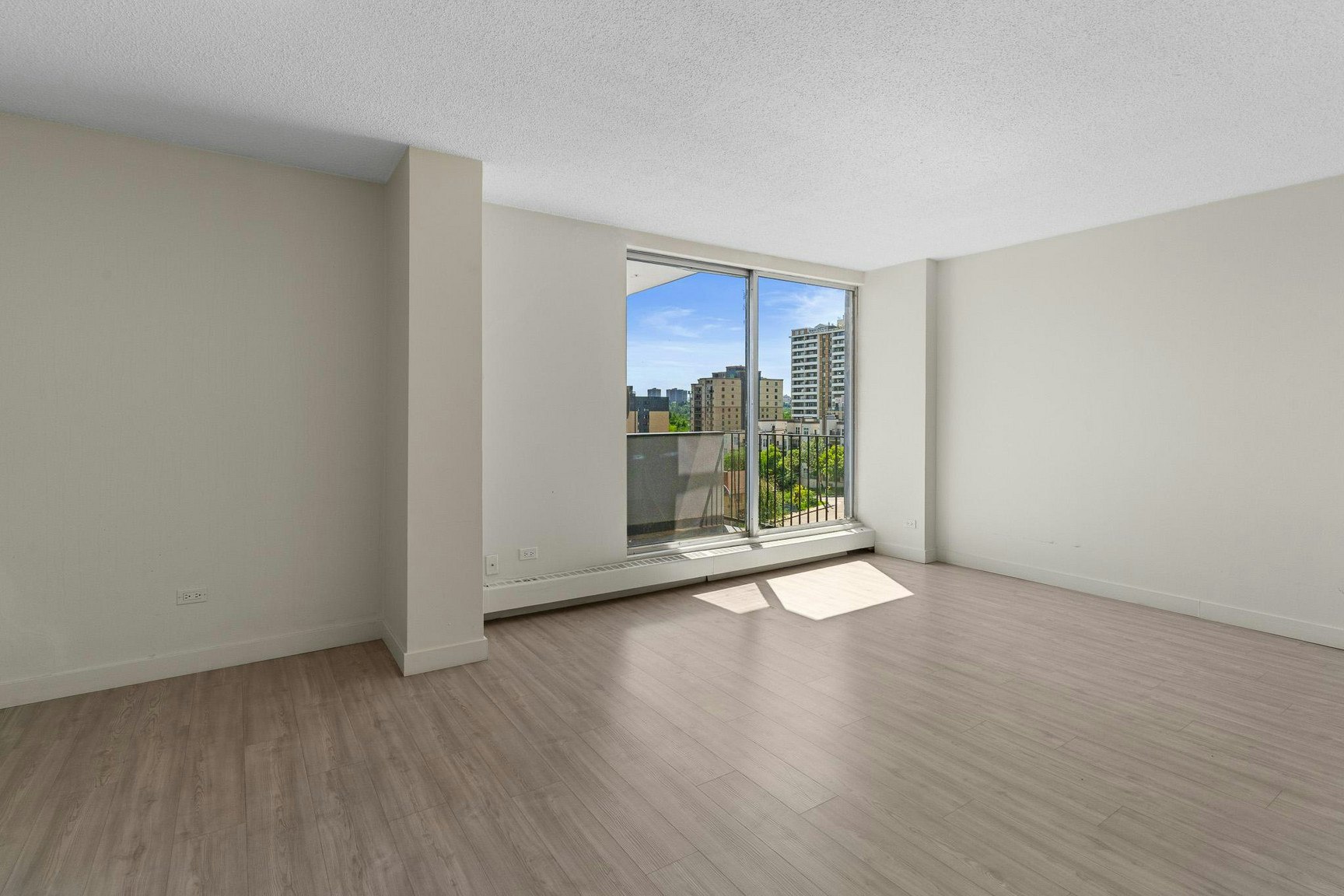9820 104 Street Northwest, Edmonton, AB, T5K 0Z1 - 5