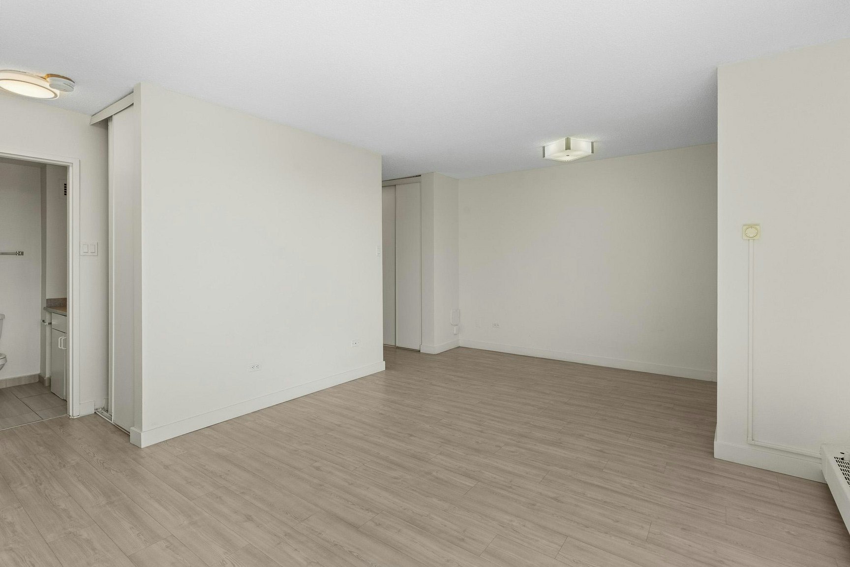 9820 104 Street Northwest, Edmonton, AB, T5K 0Z1 - 6
