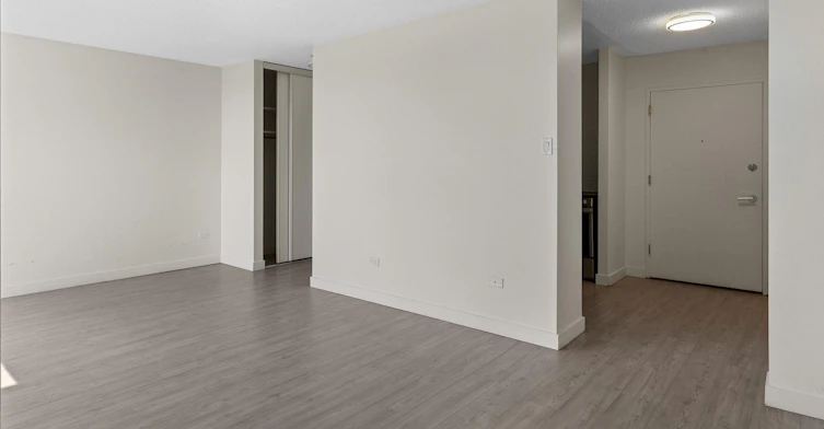 9820 104 Street Northwest, Edmonton, AB, T5K 0Z1 - 4