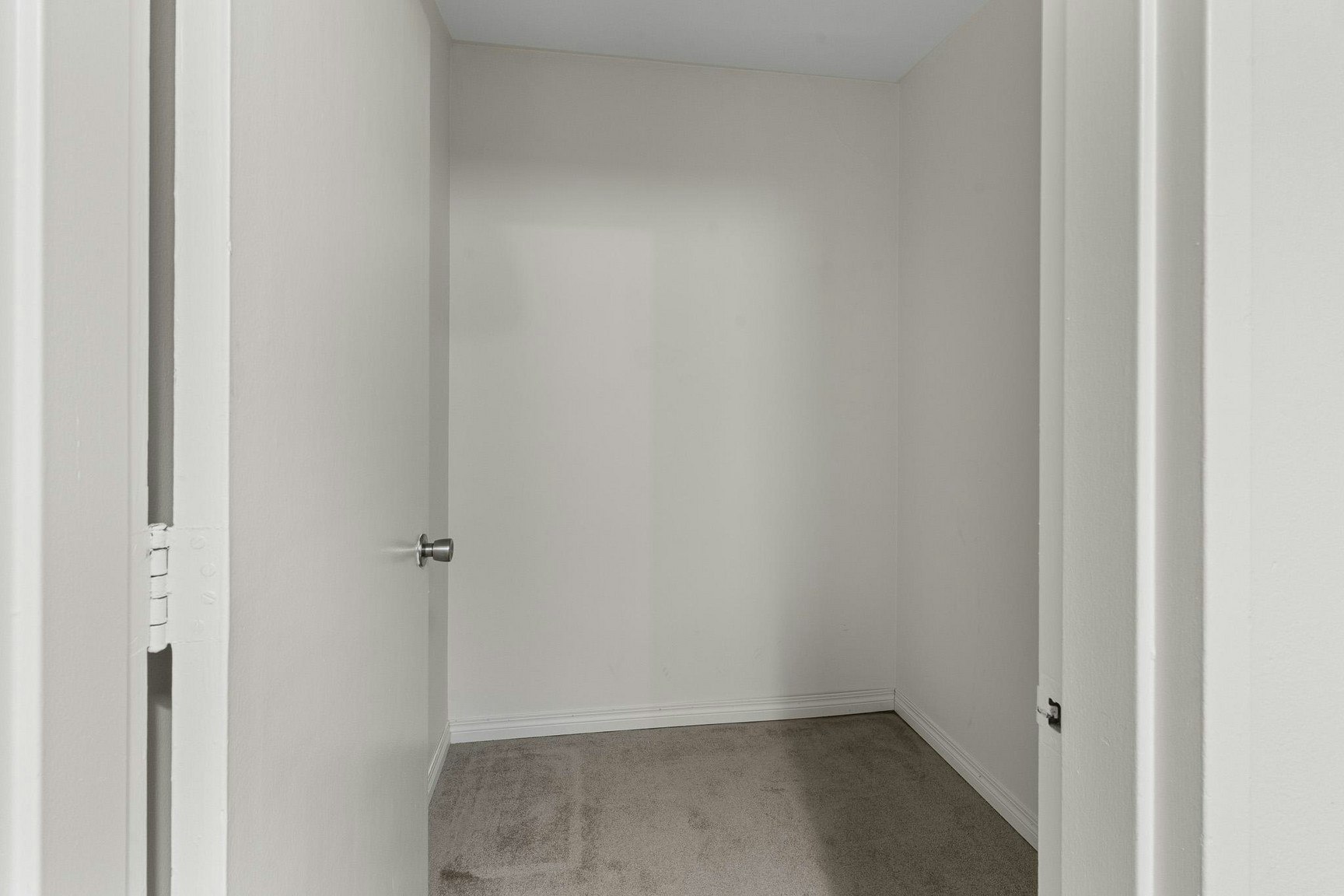 9820 104 Street Northwest, Edmonton, AB, T5K 0Z1 - 5