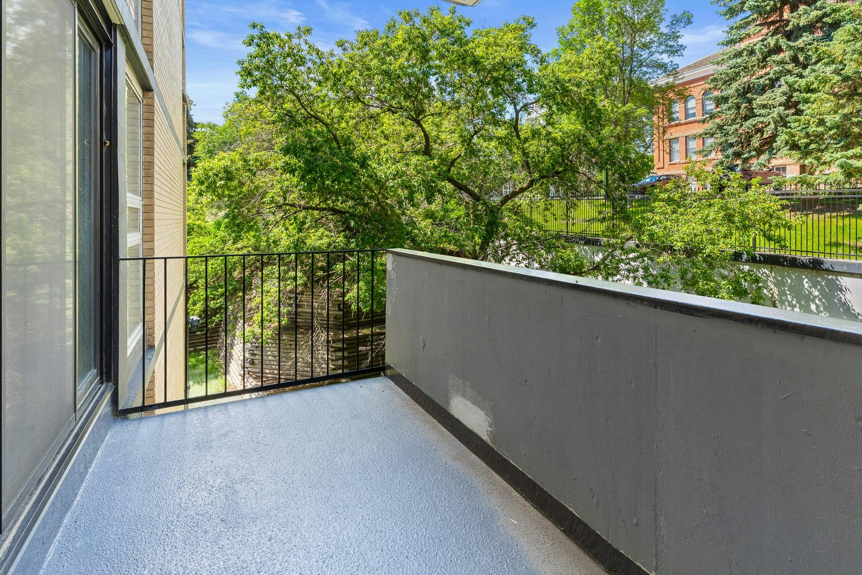 9820 104 Street Northwest, Edmonton, AB, T5K 0Z1 - 16