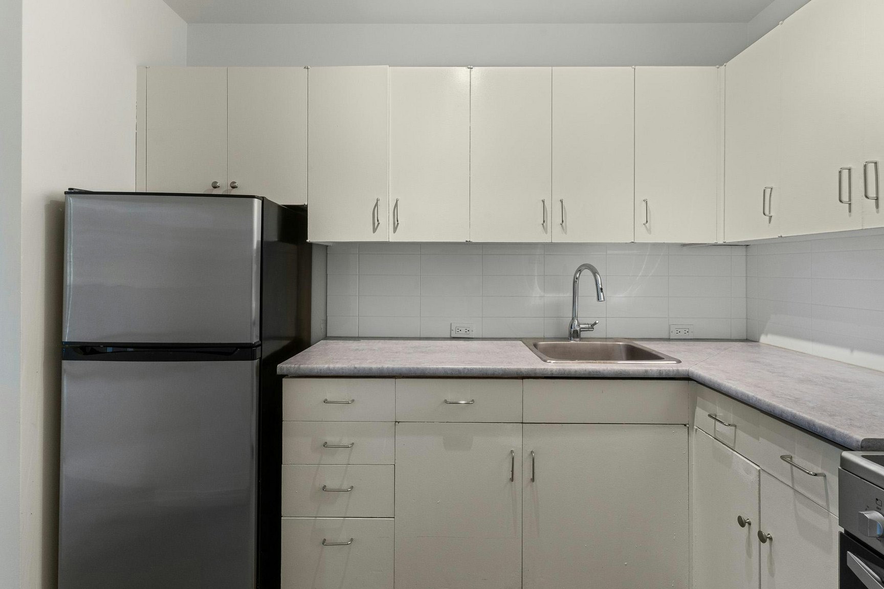 9820 104 Street Northwest, Edmonton, AB, T5K 0Z1 - 2