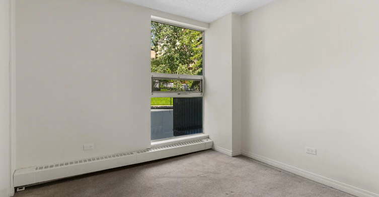 9820 104 Street Northwest, Edmonton, AB, T5K 0Z1 - 4