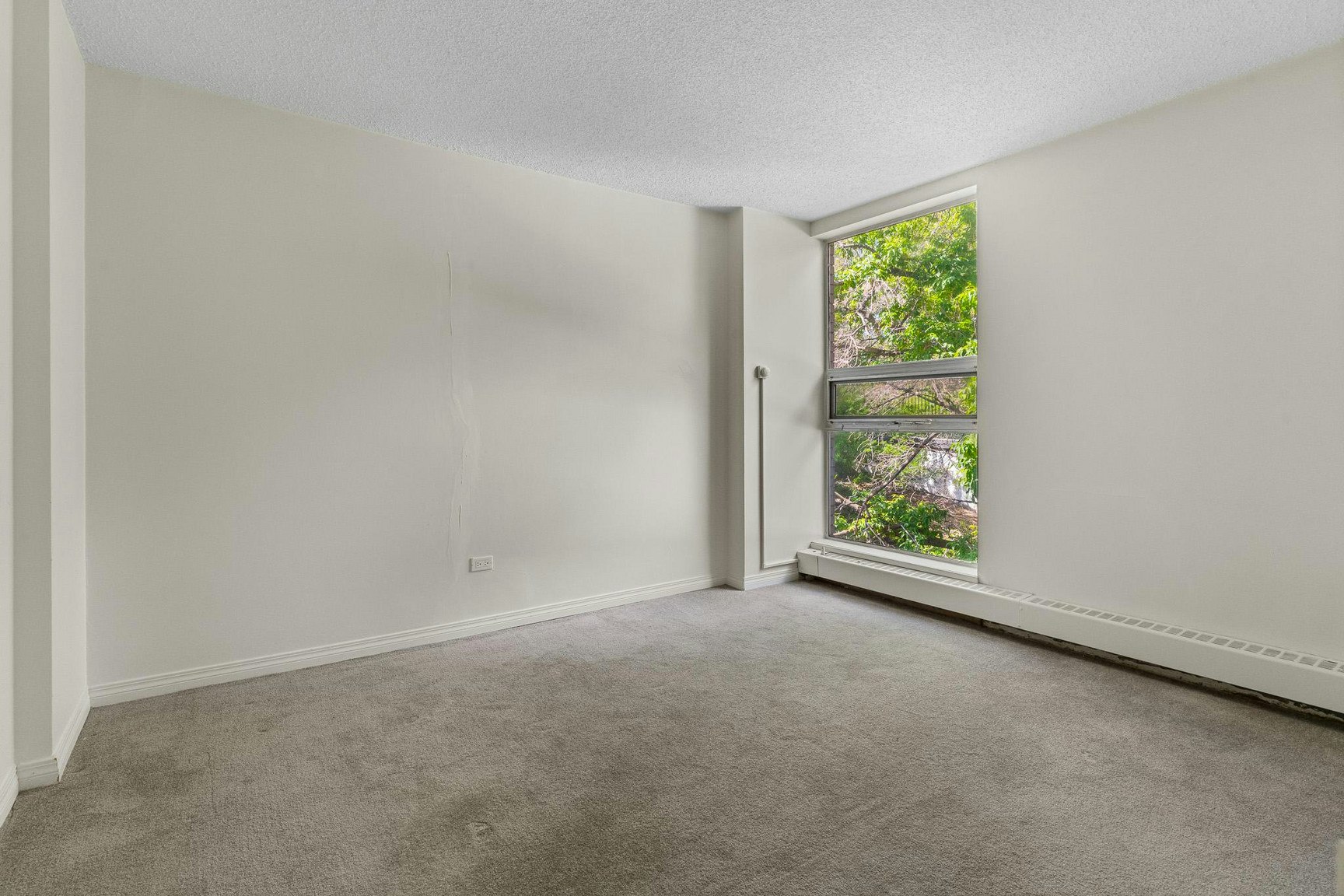 9820 104 Street Northwest, Edmonton, AB, T5K 0Z1 - 7