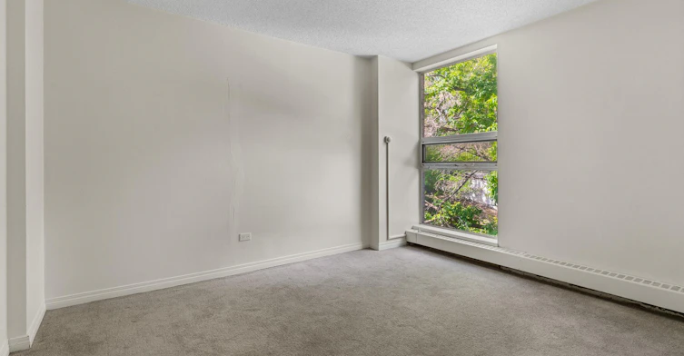 9820 104 Street Northwest, Edmonton, AB, T5K 0Z1 - 7