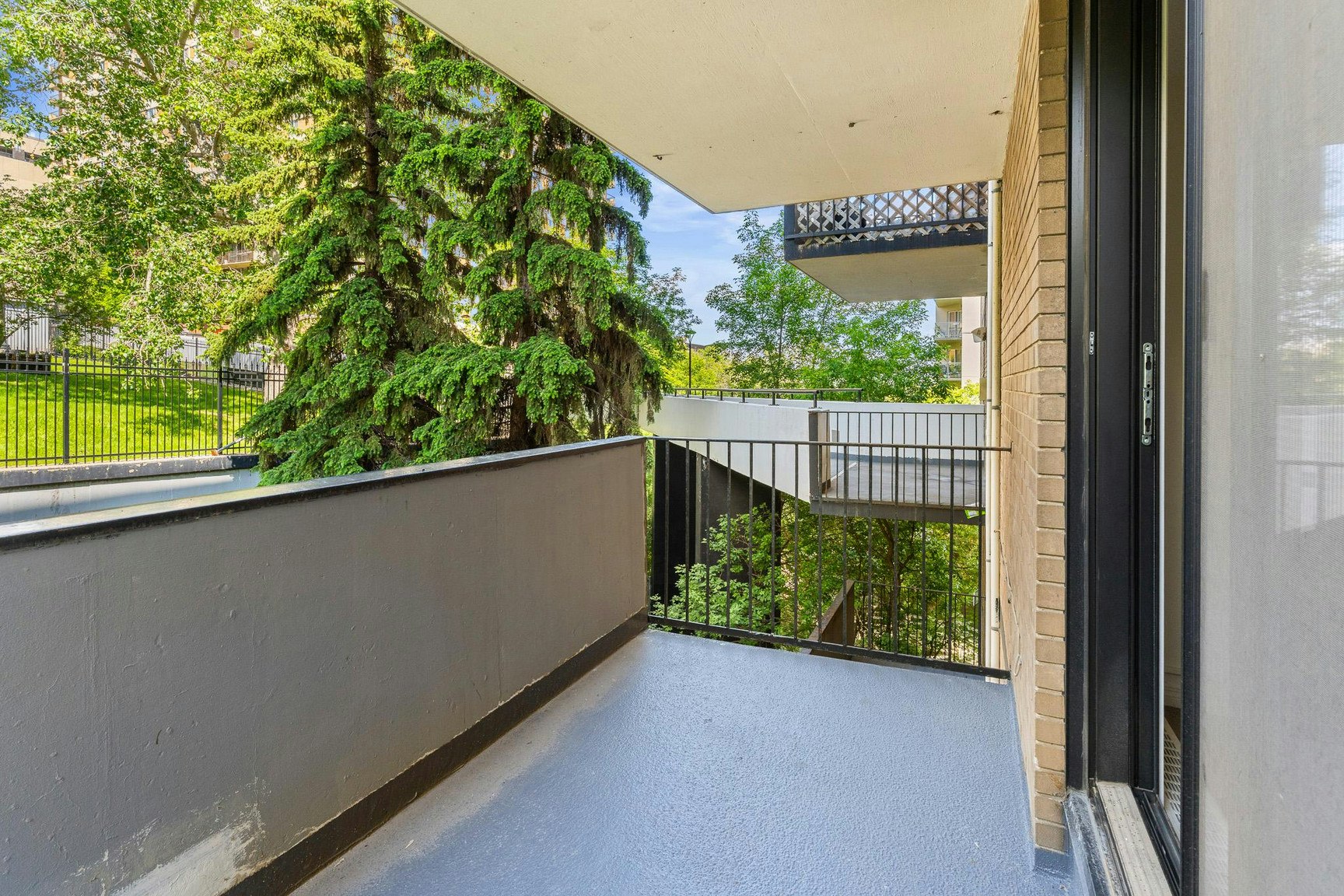 9820 104 Street Northwest, Edmonton, AB, T5K 0Z1 - 17