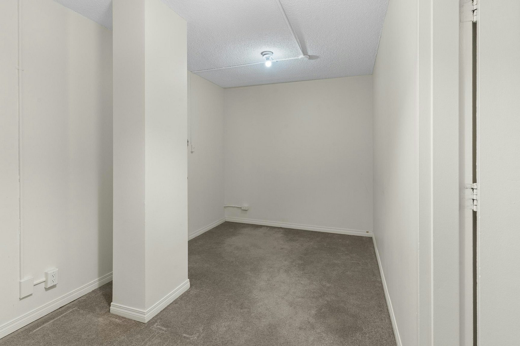 9820 104 Street Northwest, Edmonton, AB, T5K 0Z1 - 12