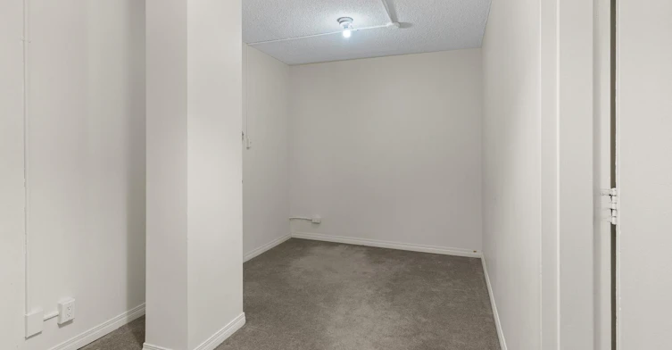 9820 104 Street Northwest, Edmonton, AB, T5K 0Z1 - 12