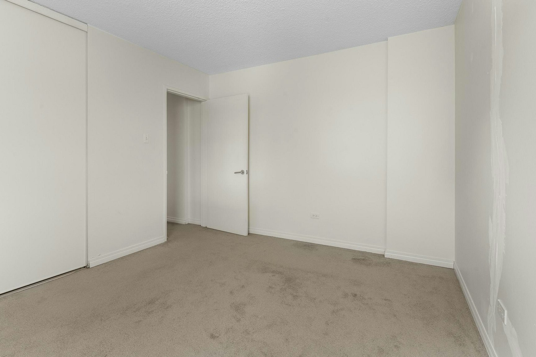 9820 104 Street Northwest, Edmonton, AB, T5K 0Z1 - 8