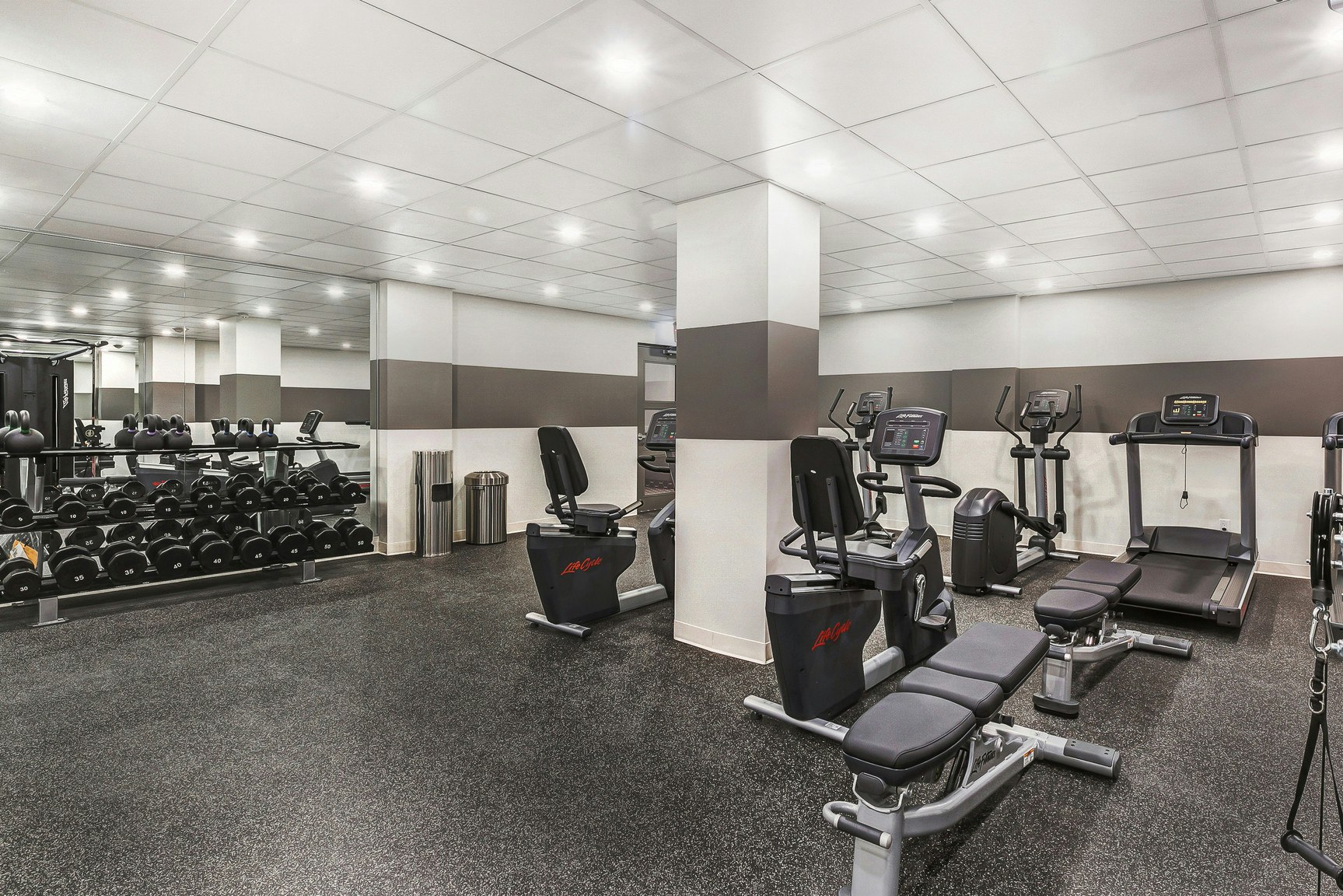 9820 104 Street Northwest, Edmonton, AB, T5K 0Z1 - 3