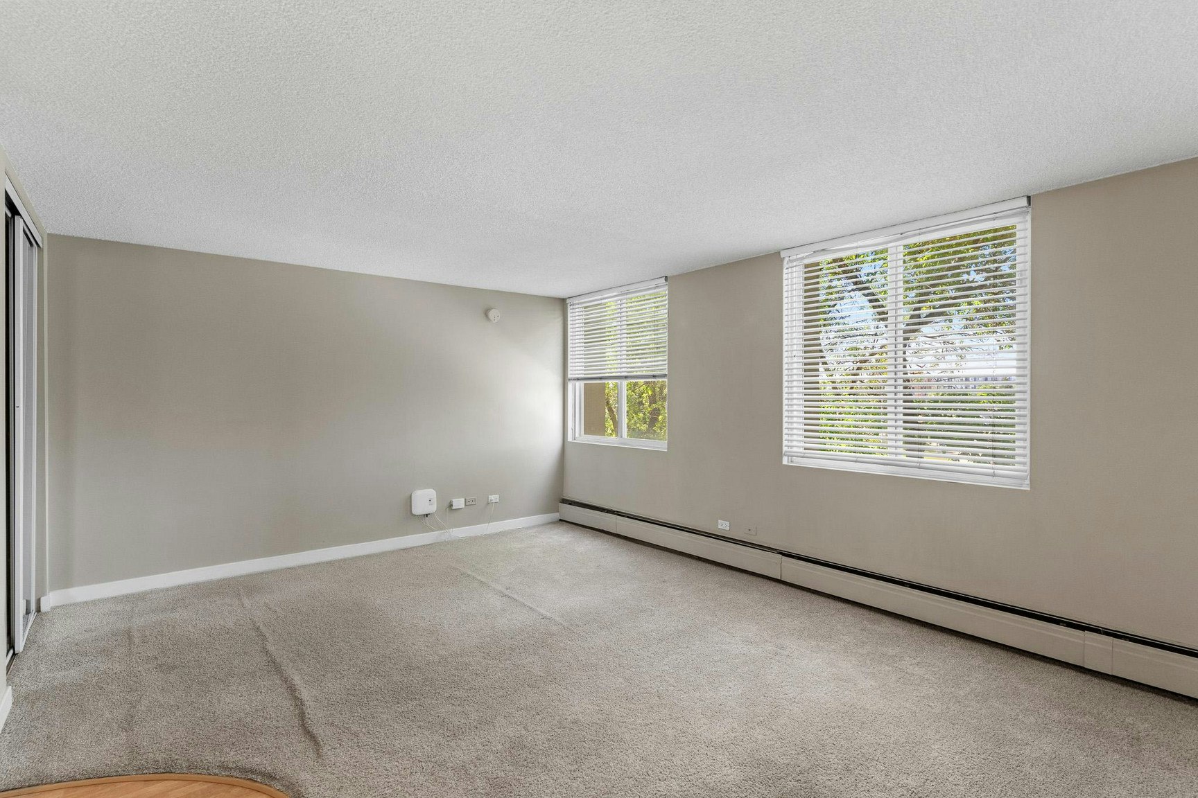 11147 Whyte Avenue Northwest, Edmonton, AB, T6G 0T5 - 4