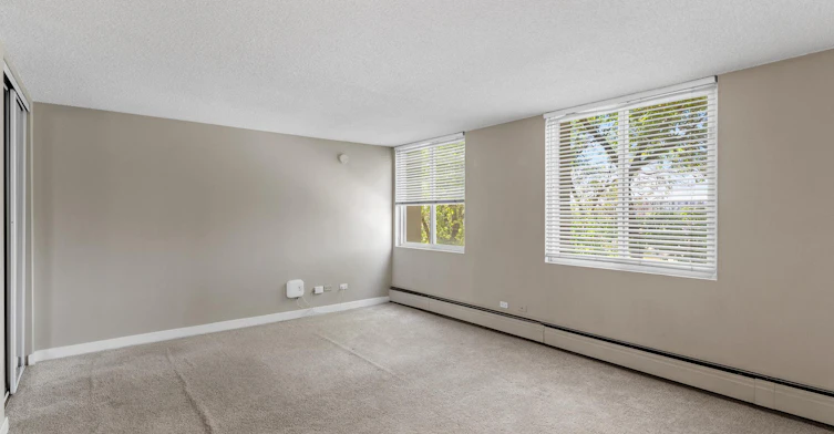 11147 Whyte Avenue Northwest, Edmonton, AB, T6G 0T5 - 4