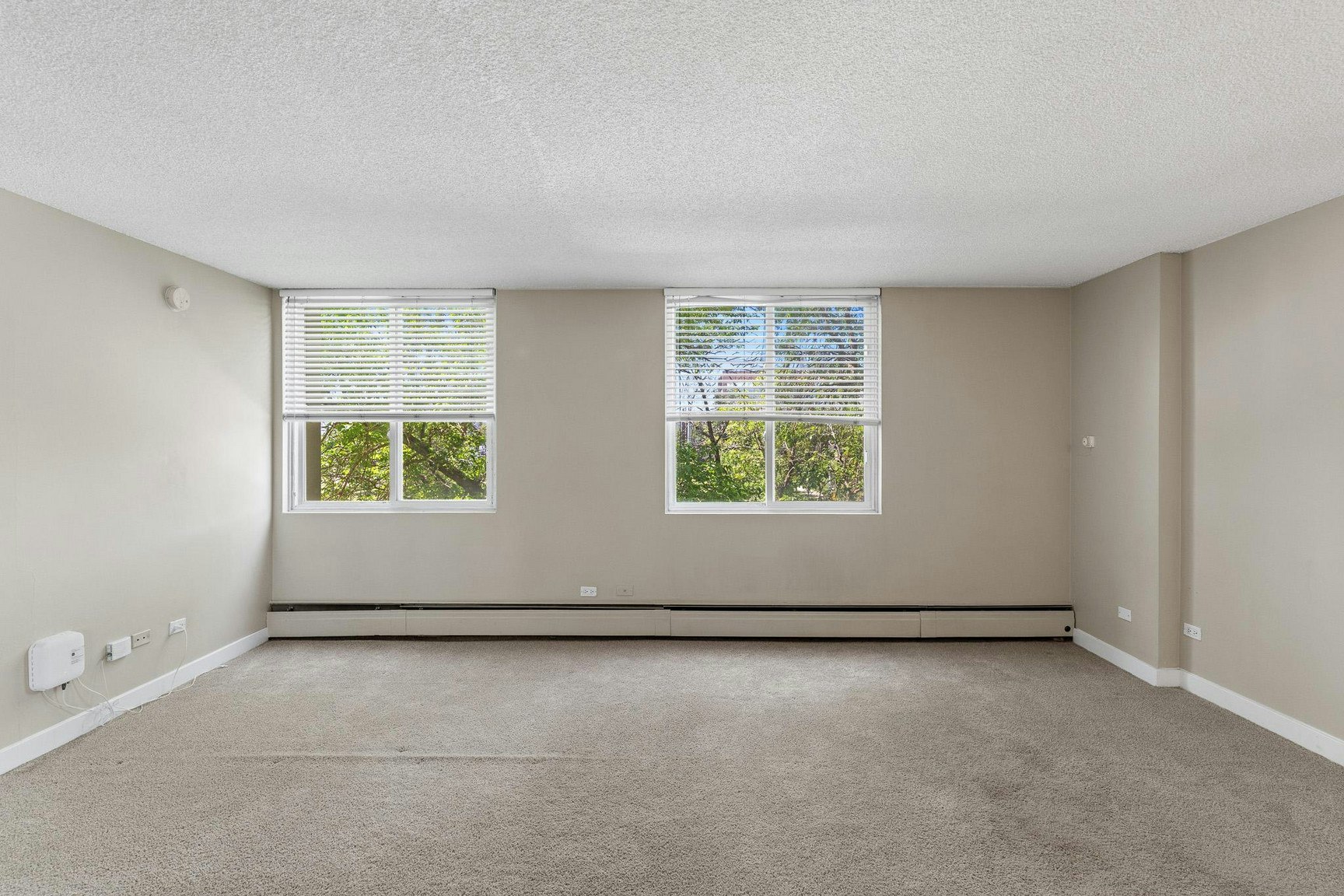 11147 Whyte Avenue Northwest, Edmonton, AB, T6G 0T5 - 5