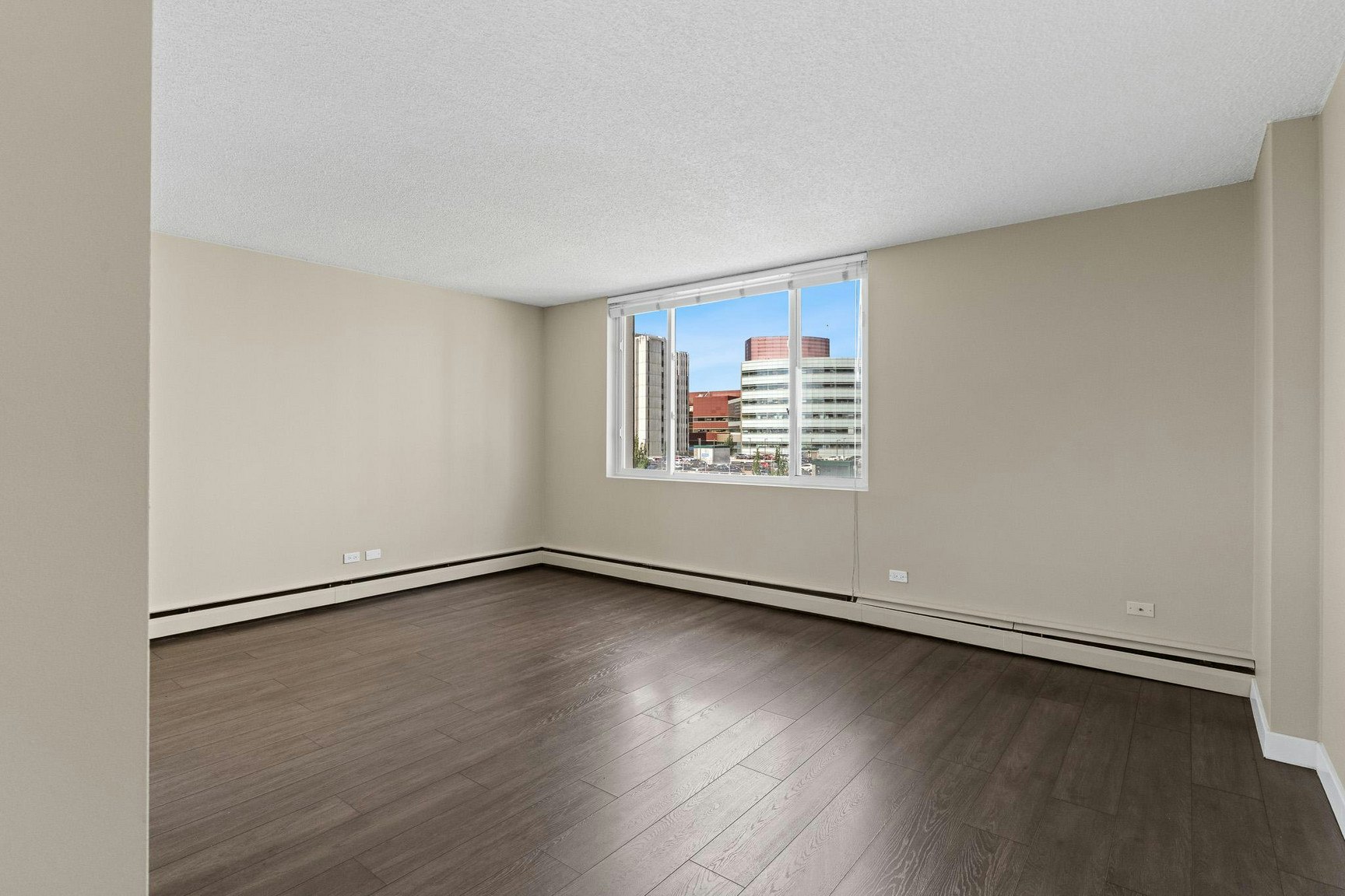 11147 Whyte Avenue Northwest, Edmonton, AB, T6G 0T5 - 7