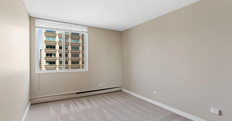 11147 Whyte Avenue Northwest, Edmonton, AB, T6G 0T5 - 5