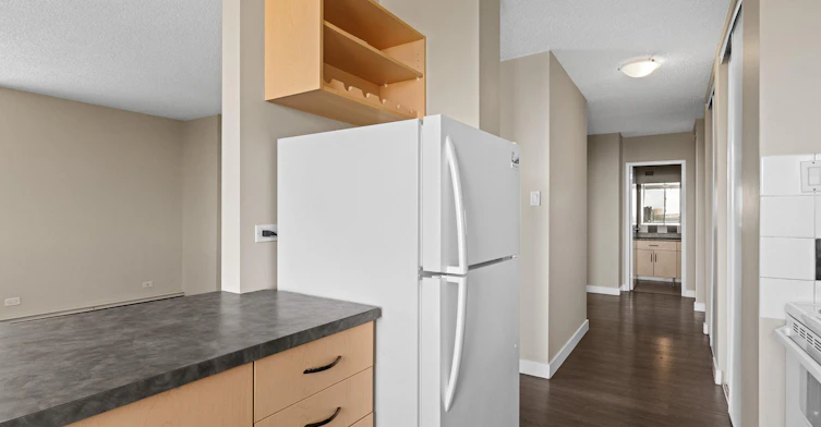 11147 Whyte Avenue Northwest, Edmonton, AB, T6G 0T5 - 3