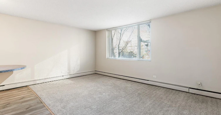 11147 Whyte Avenue Northwest, Edmonton, AB, T6G 0T5 - 5