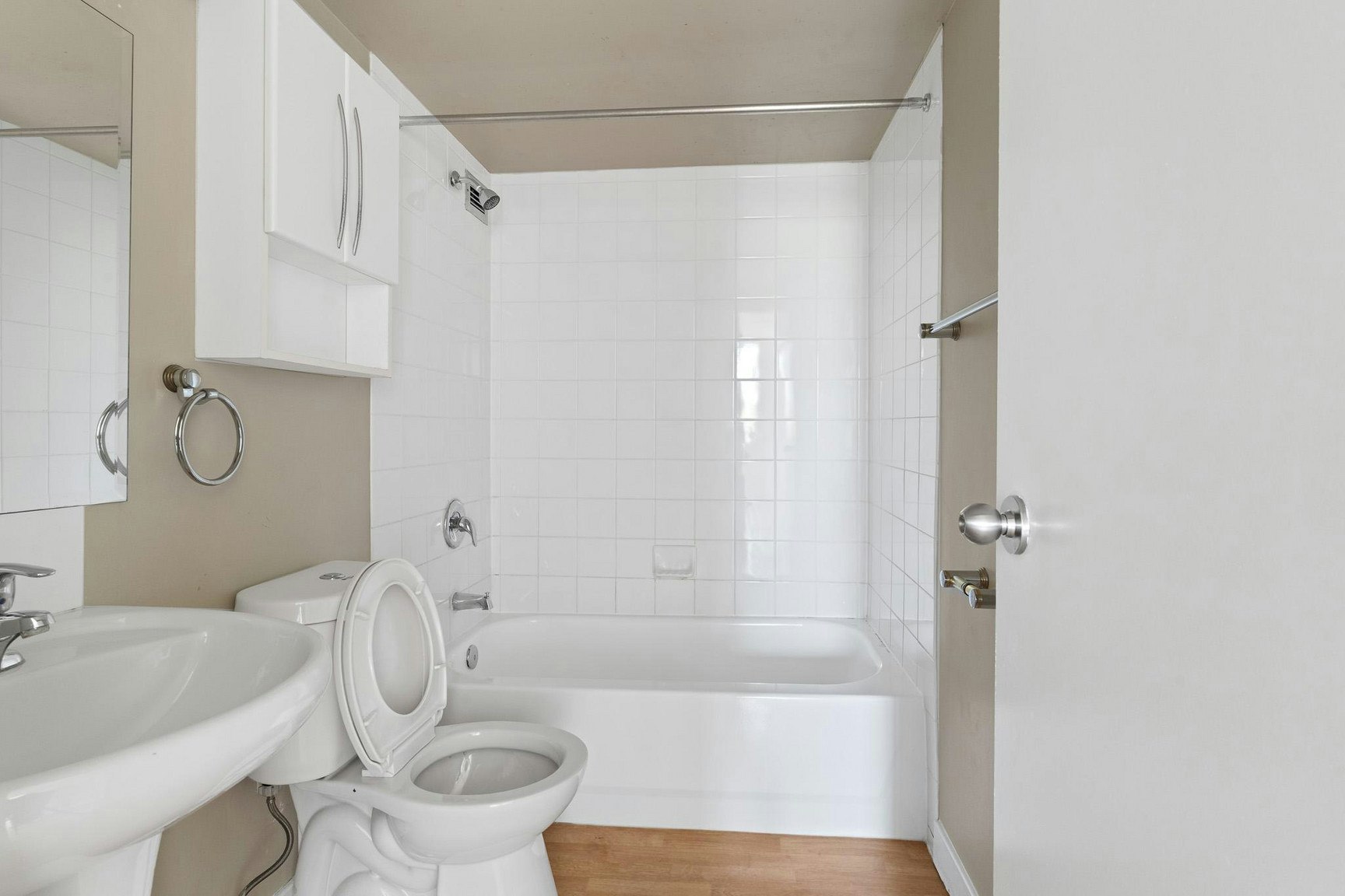 11147 Whyte Avenue Northwest, Edmonton, AB, T6G 0T5 - 6