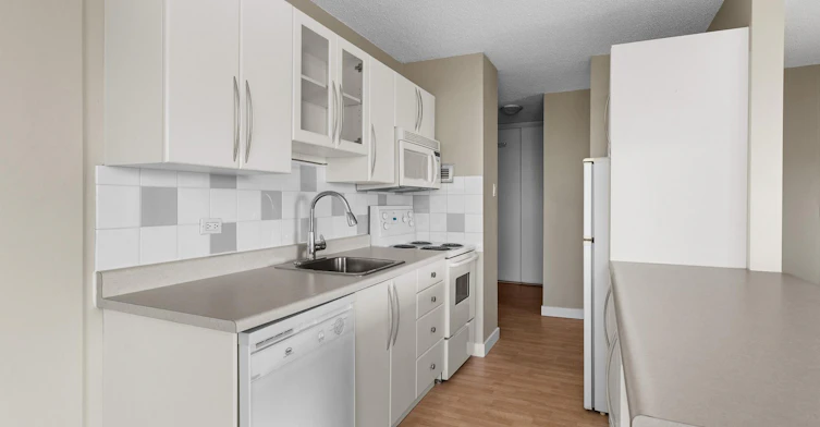 11147 Whyte Avenue Northwest, Edmonton, AB, T6G 0T5 - 4