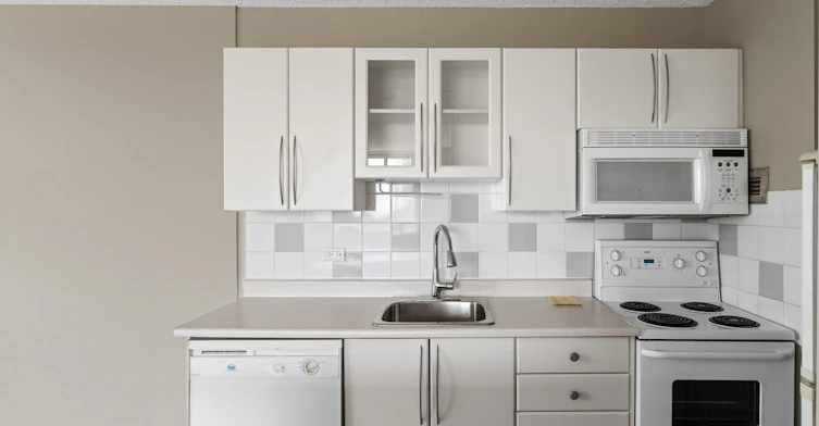 11147 Whyte Avenue Northwest, Edmonton, AB, T6G 0T5
