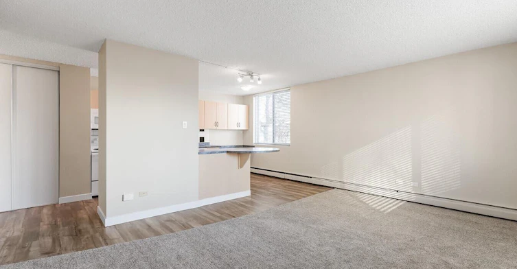 11147 Whyte Avenue Northwest, Edmonton, AB, T6G 0T5 - 3