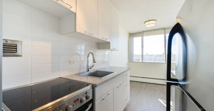9624 105 Street Northwest, Edmonton, AB, T5K 0Z8 - 4