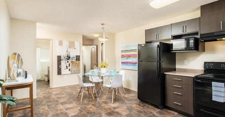 5872 Mullen Place Northwest, Edmonton, AB, T6R 0E1 - 4