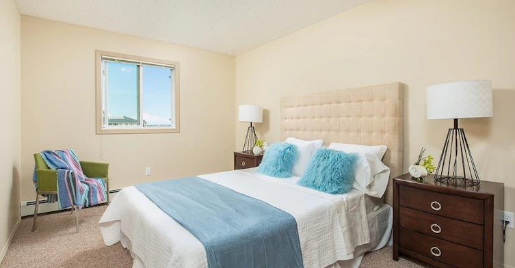 5872 Mullen Place Northwest, Edmonton, AB, T6R 0E1 - 5