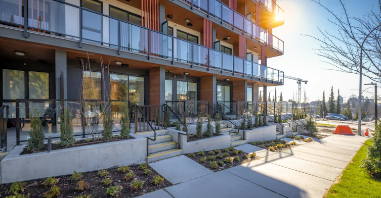 2590 Lonsdale Avenue, North Vancouver, BC, V7N 3H8 - 9