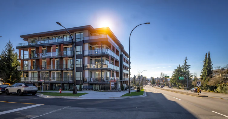 2590 Lonsdale Avenue, North Vancouver, BC, V7N 3H8 - 8