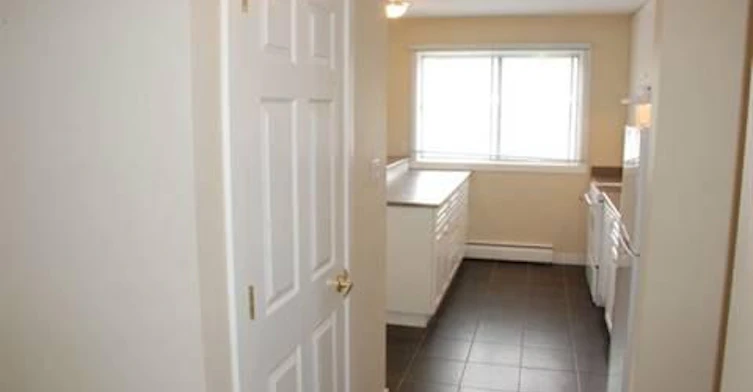 10812 115 Street Northwest, Edmonton, AB, T5H 3L1 - 7