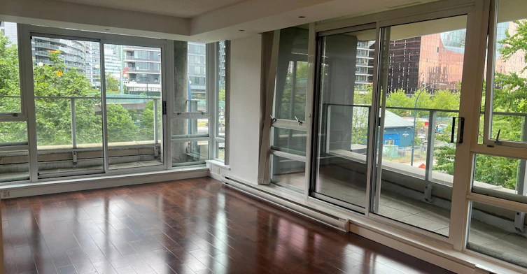 306-980 Cooperage Way, Vancouver, BC, V6B 0C3