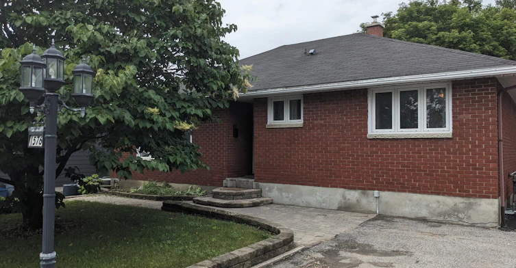 Upper unit-1576 Maxime Street, Ottawa, ON, K1B 3L1