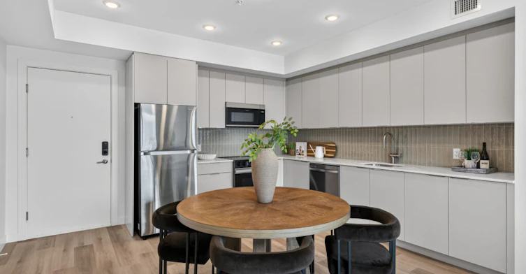 430-3271 Hilltown Drive, Kelowna, BC, V1V 0K9 - 3