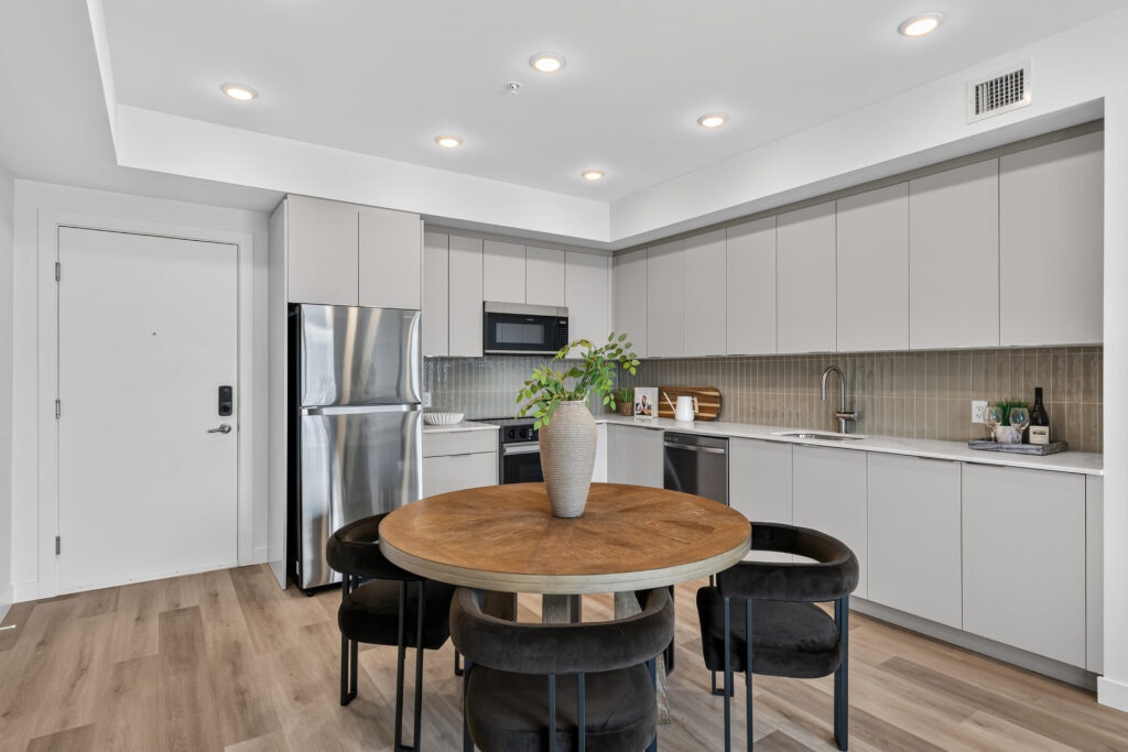 403-3271 Hilltown Drive, Kelowna, BC, V1V 0K9 - 3